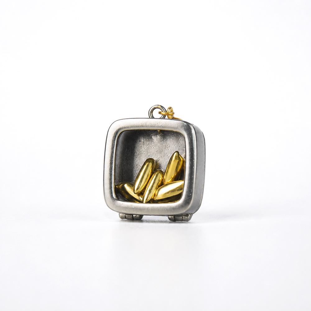 Seven Grains White Copper Cloud Pendant Necklace - Retro High-End Design for Men & Women