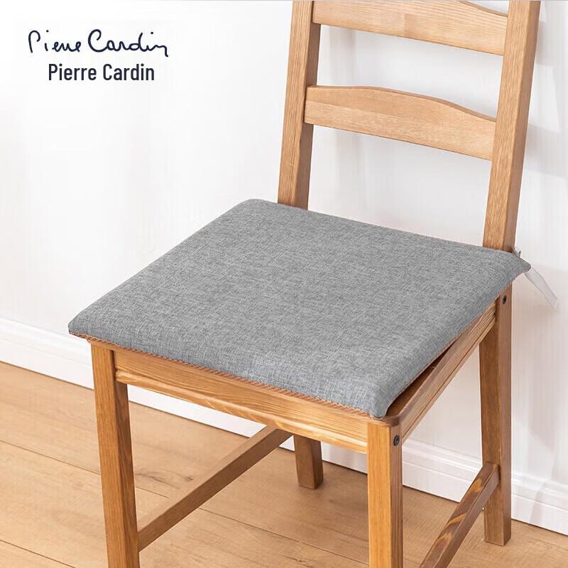 Многоцелевая подушка на сиденье Pierre Cardin