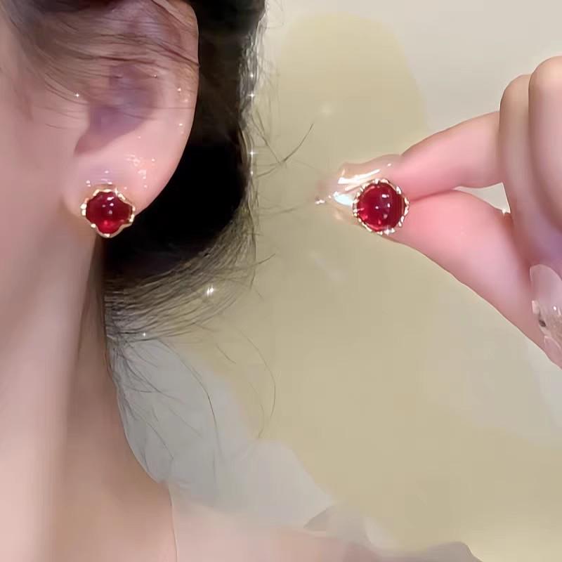 "Berry" ~ Brightening Wine Red Retro Temperament No-Piercing French Earrings for Women