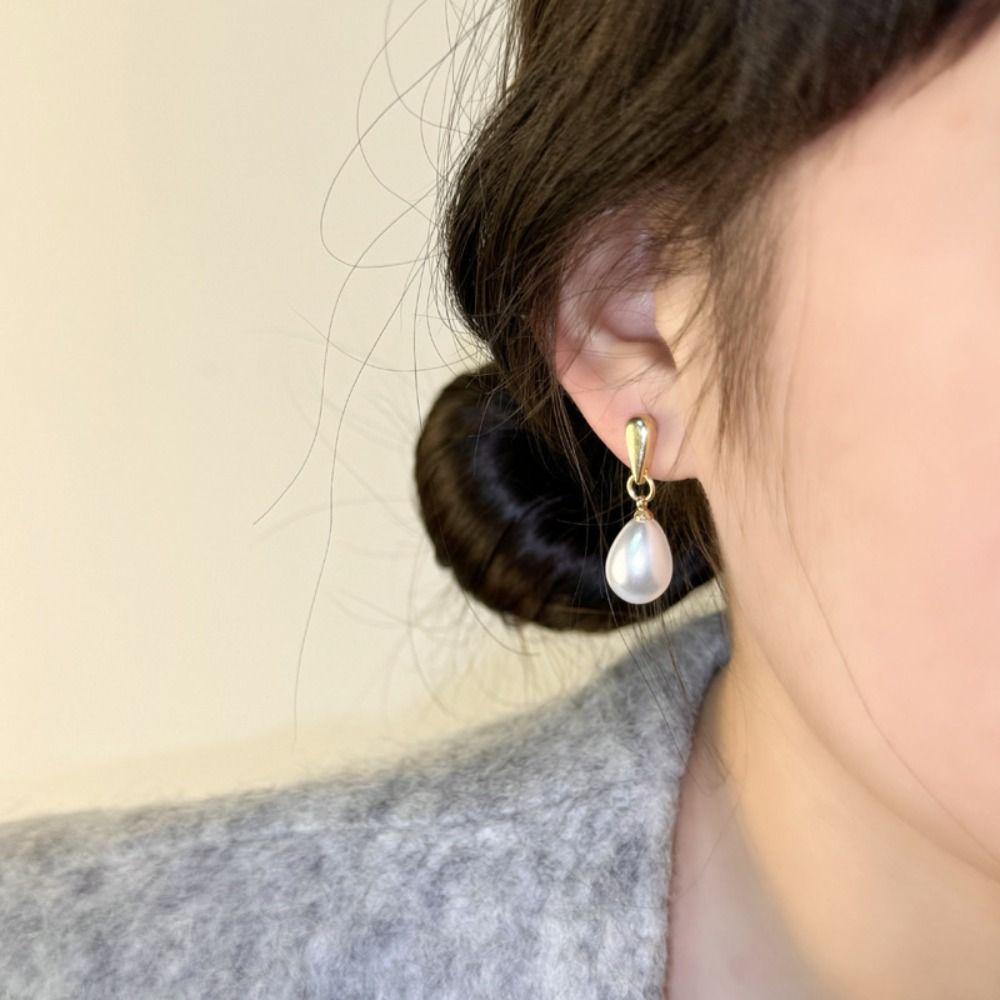 New Chinese Baroque Water Drop Pearl Earrings Fashion Pearl Ear Stud Pearl Stud Earrings  Female