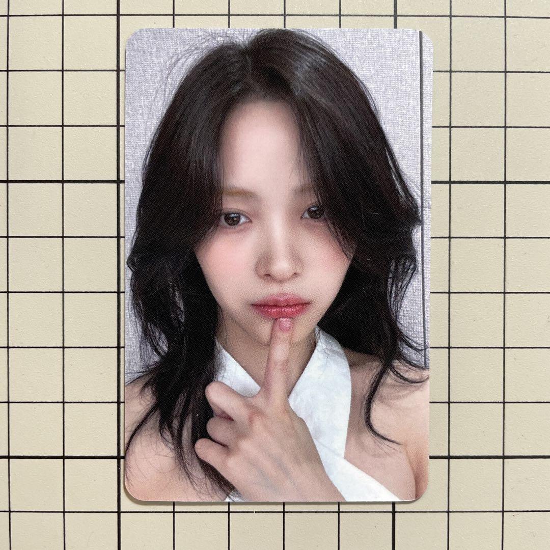 

[USED] ITZY GOLD Star River Standard Ryujin Trading Card