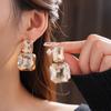Set di orecchini a lobo quadrati con incastonatura di diamanti e collana: Accessori Formale di Lusso, alla Moda, di Alta Gamma