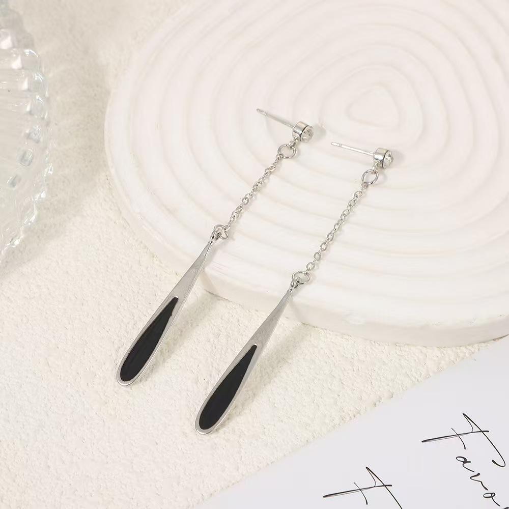 

New Temperament Black Oil-drop Teardrop-shaped Pendant Zircon Stud Earrings for Women Korean Long Tassel Dangle Earrings Jewelry