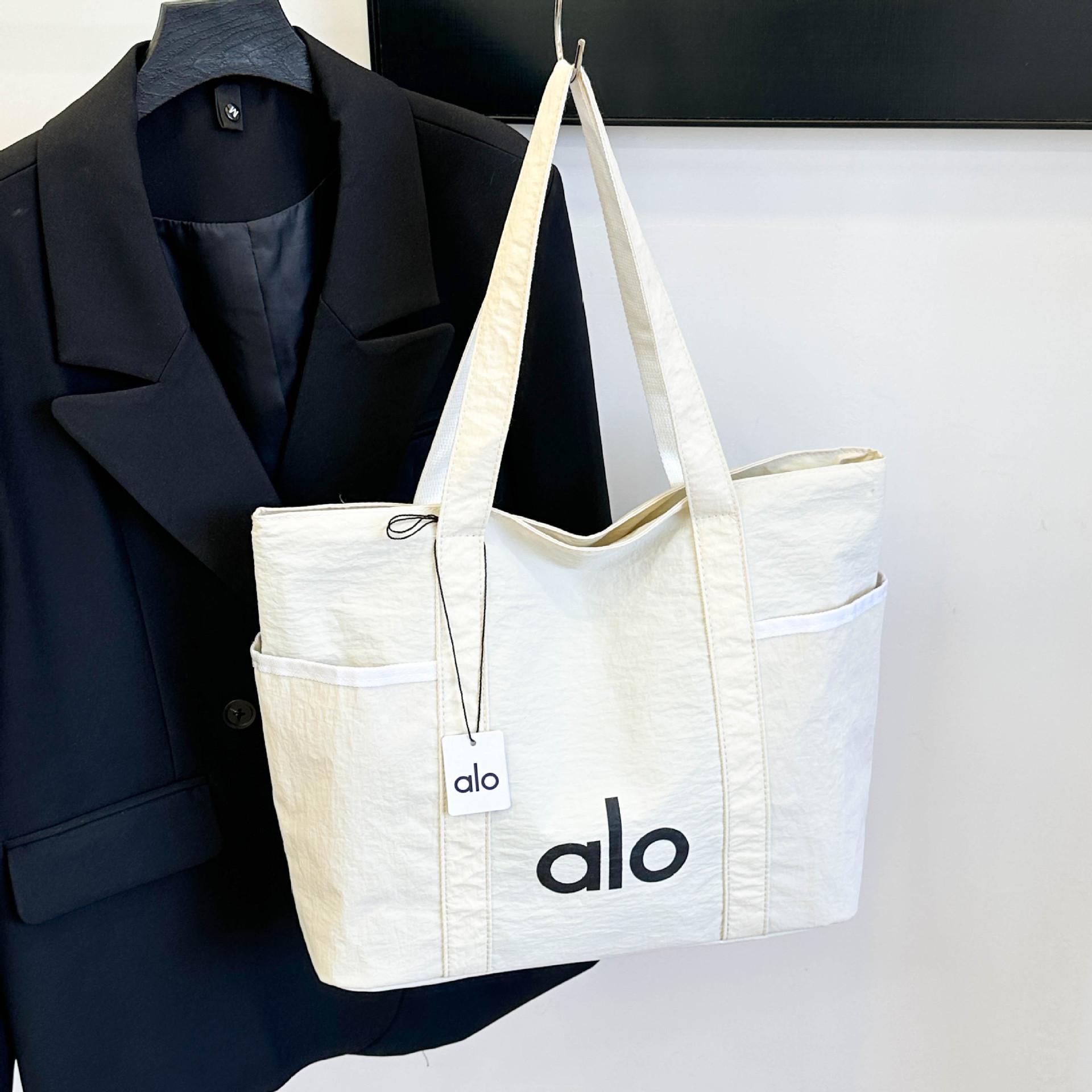 Versatile New High-end Minimalist Large Capacity Casual High-value Handbag Commuting Shoulder Bag Tote Bag белый
