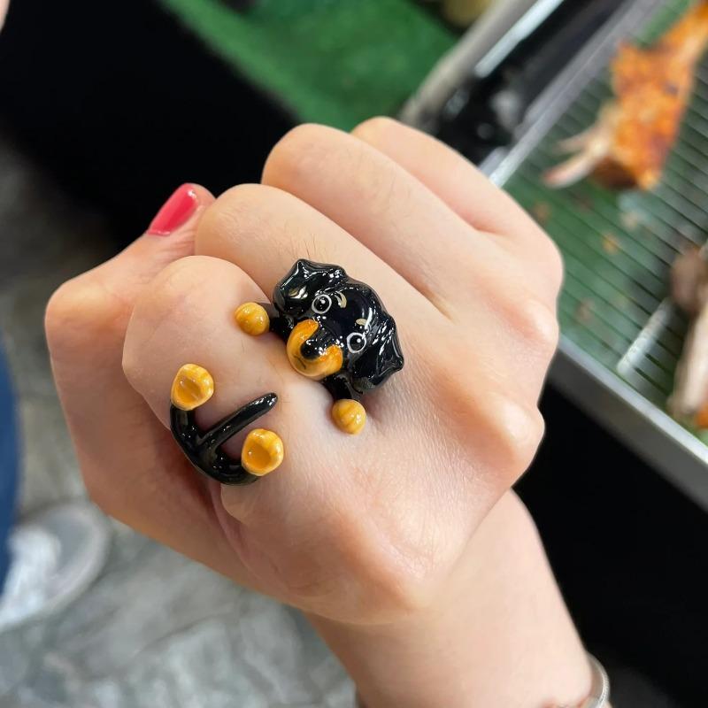 

Мультяшные глазурованные милые черно-коричневые кольца для собак таксы для женщин и мужчин, регулируемые модные трендовые украшения, стиль Y2k, роскошный дизайнер
