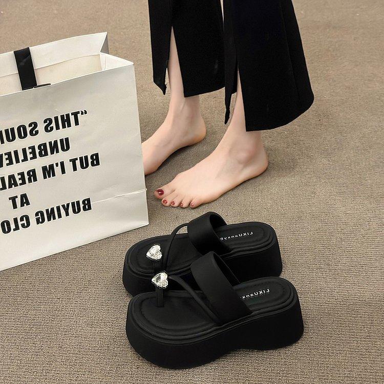 Women's One-word Slippers with Diamonds 2025 Summer New Versatile Flip-flops Muffin Thick-soled Waterproof Table Beach Shoes