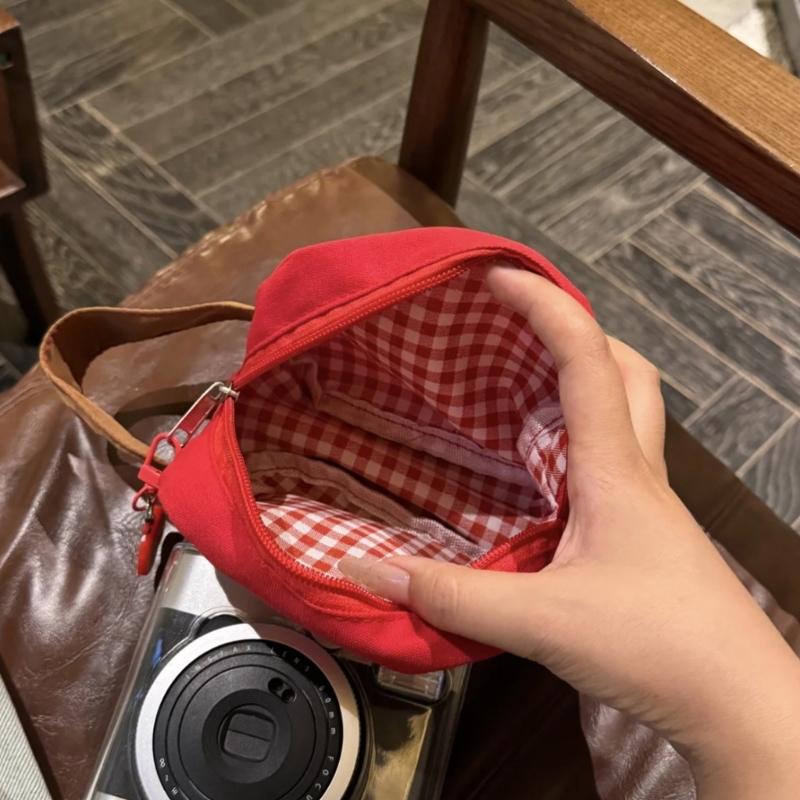 Portable Embroidered Apples Storage Bag With Hand Carry Handle For Organizing Cosmetics And Small Essential