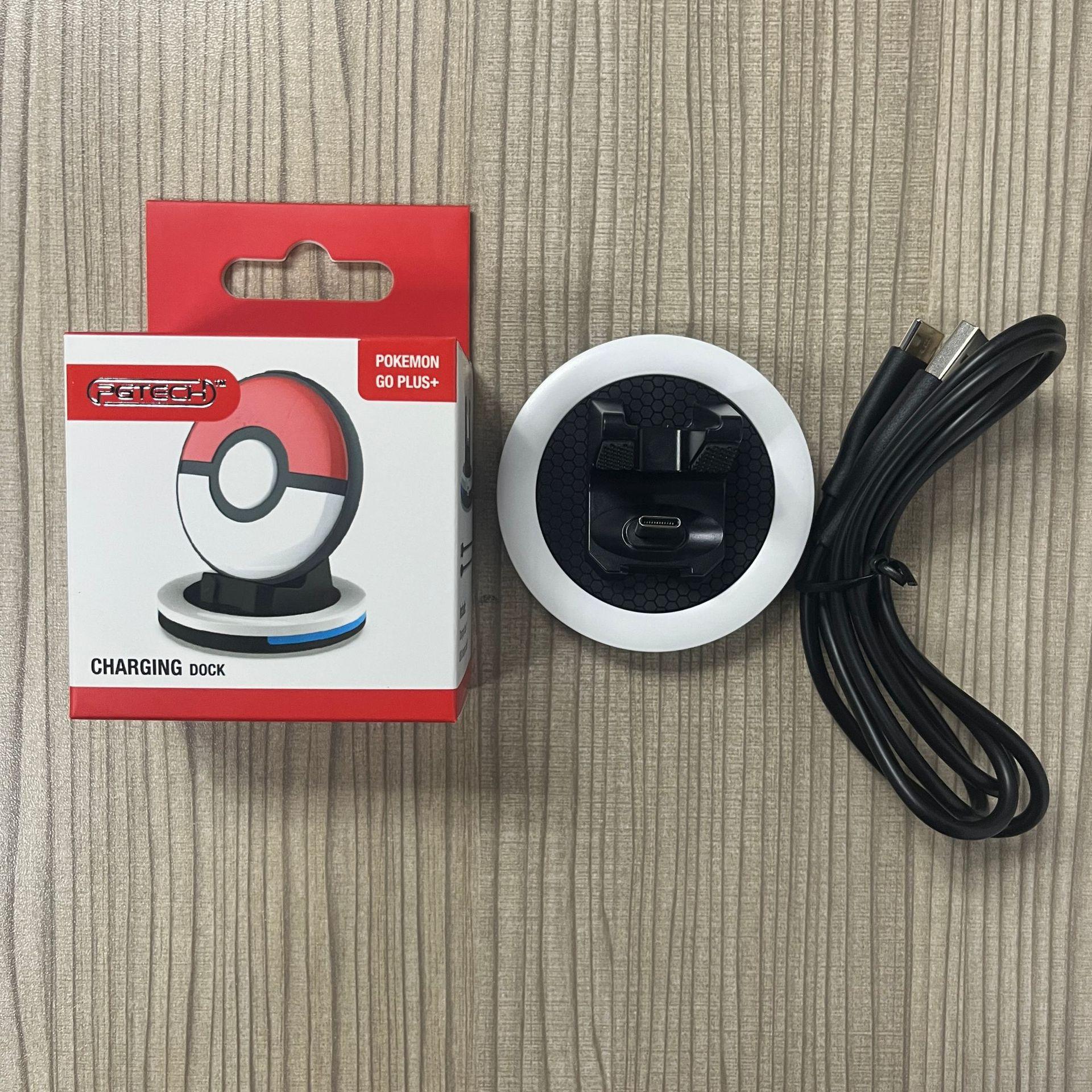 

Poke GO Plus + Charging Dock 2023, зарядная станция для Poke GO Plus + с RGB-подсветкой и зарядным кабелем USB Type-C 6.5*6.5*3.8cm чёрный/белый
