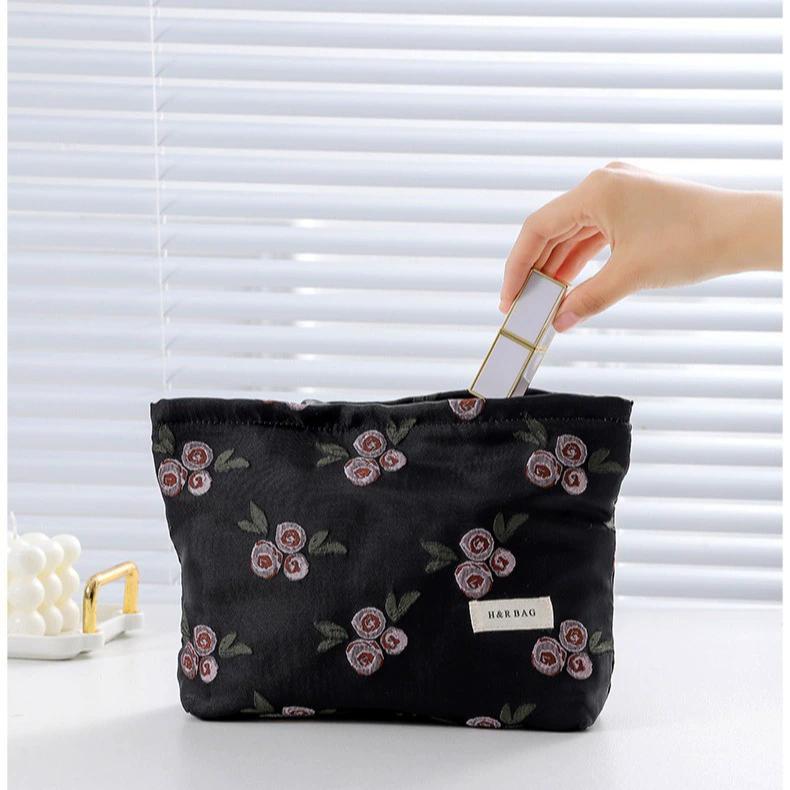Women's Cosmetic Bag Small Vintage Purple Flowers Cosmetics Lipstick Storage Bag Handheld Portable Canvas Storage Bag Purse