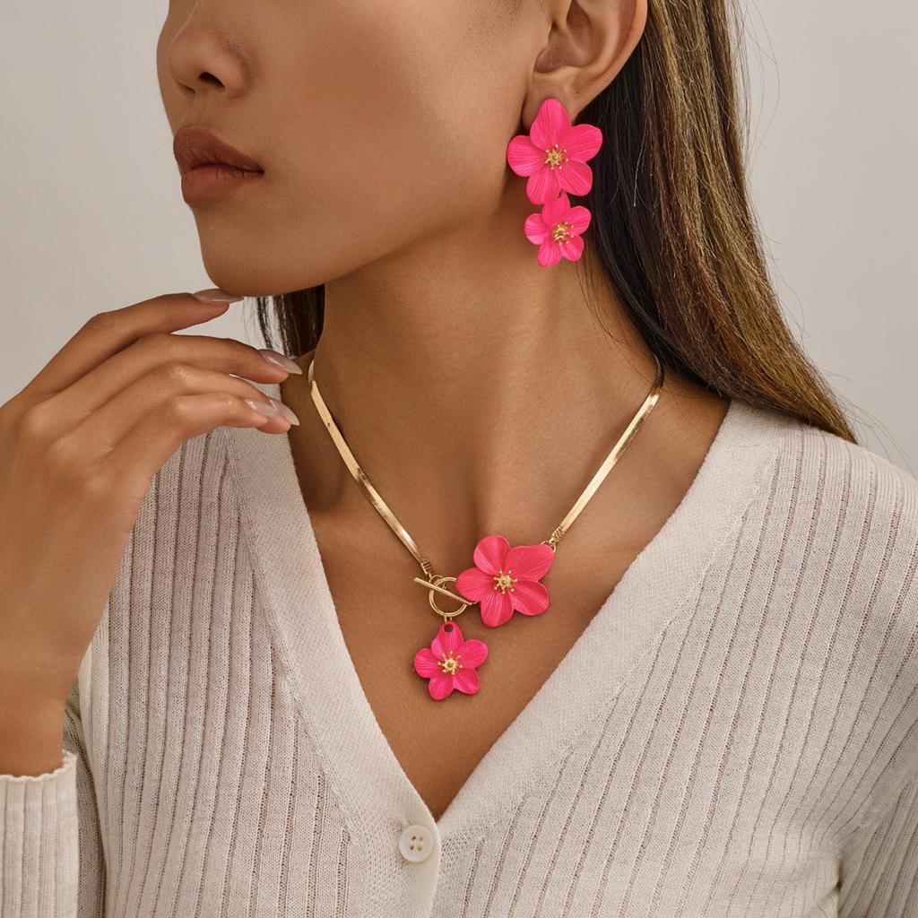 Fashionable and Elegant Flower Pendant Necklace and Earrings Jewelry Set Suitable for Women's Daily Gatherings  Parties  Holiday Travel  and As a Gift