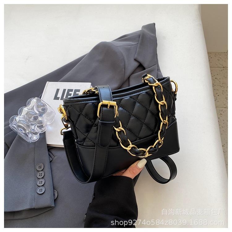 Summer Fashion Rhombus Chain Bag Women's 2025 New Internet Celebrity Color-blocking Shoulder Underarm Bag Popular Crossbody Bag