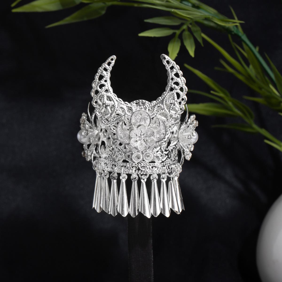 Miao Ethnic Silver Tassel Refrigerator Magnet - Guizhou Cultural Heritage Souvenir цветовая тень