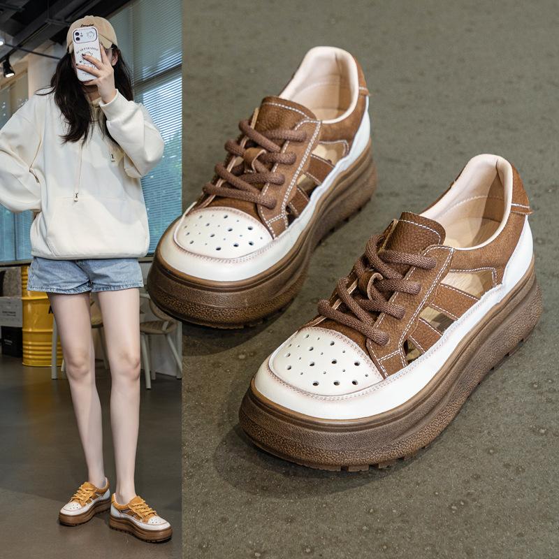 New Thick-soled Sandals Comfortable Soft Leather Casual Single Shoes Nurse's Cutout Shoes