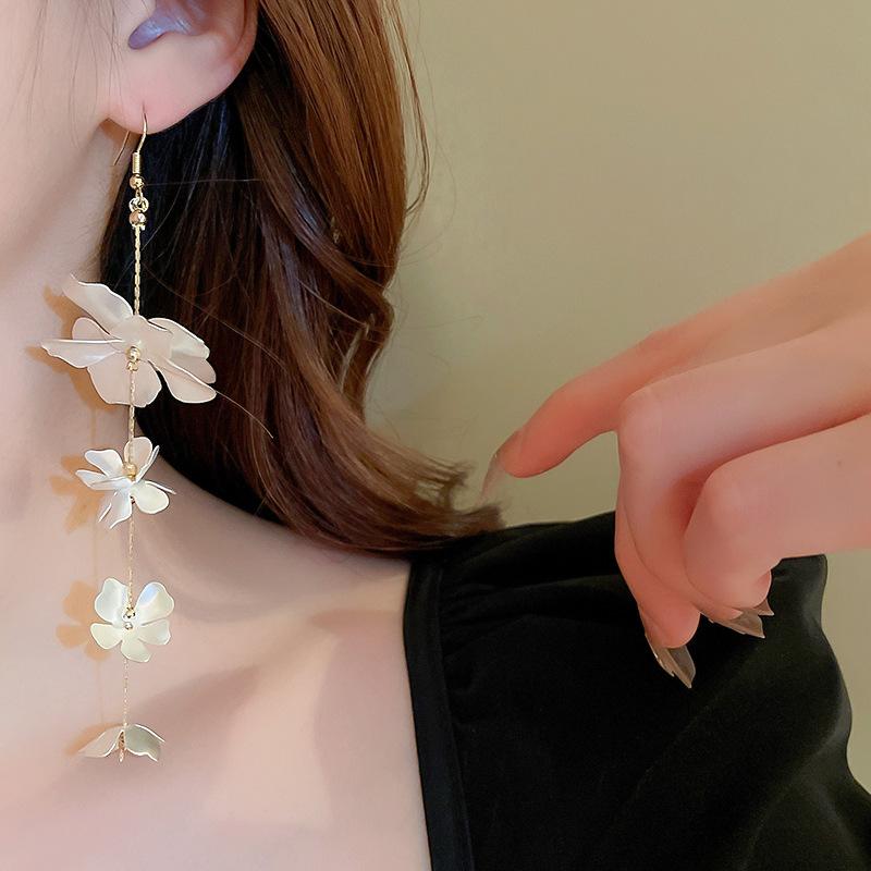 GemChic Damen-Ohrringe, Blume, Super-Fee, lange Quaste, Ohrbügel, Nische, leicht, luxuriös, Tropfenohrringe, Schmuckgeschenk für Geburtstag und Weihnachten