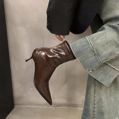 Spitz zulaufende Damen-Kurzstiefel mit hohem Absatz, 2024 neu für Frühling, Herbst und Winter, dünne Samtstiefel, koreanische kleine Stiefeletten