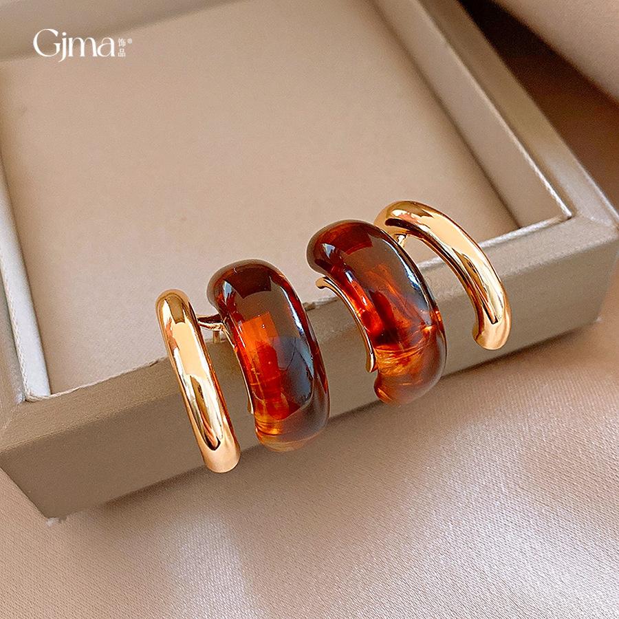 Maillard coffee resin C-shaped earrings, stud earrings, fashion temperament earrings women
