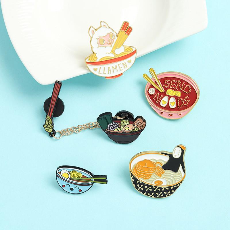 Tonkotsu Ramen Stylish Chain Brooch Geometric Design Durable Alloy Material For Enthusiasts Fashion