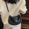 Retro Fashion Simple Temperament Commuter Shoulder Bag Women's 2025 Summer Texture Underarm Bag Korean Version Messenger Bag Tide