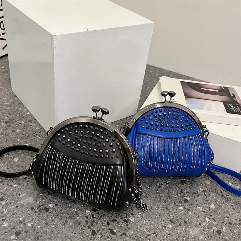 Womens Chain Shoulder Bag PU Leather Handbags Tassels Rivets Crossbody Bag Fashion Messenger Bag Seashells Bag for Daily