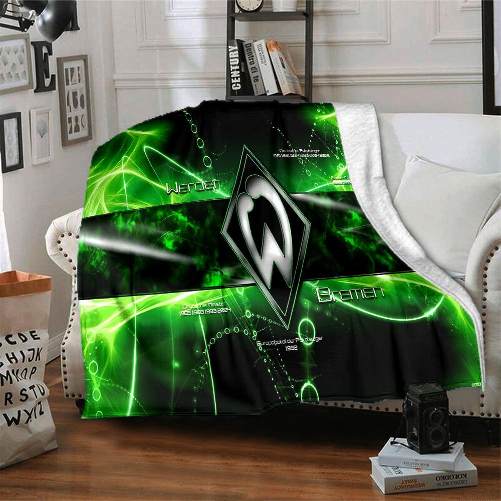 Green Bremen Pattern Flannel Blanket, Soft Polyester, Modern Design, All-Season for Camping, Travel, Gifts for holidays or birthdays
