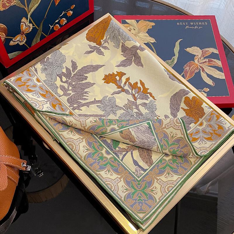 Hangsilu 22 Momme Double-Sided Mulberry Silk Square Scarf