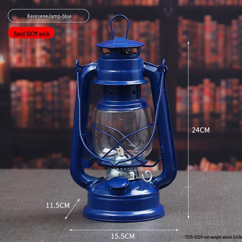 Vintage Handheld Kerosene Lantern: Antique-Style Outdoor and Household Lighting