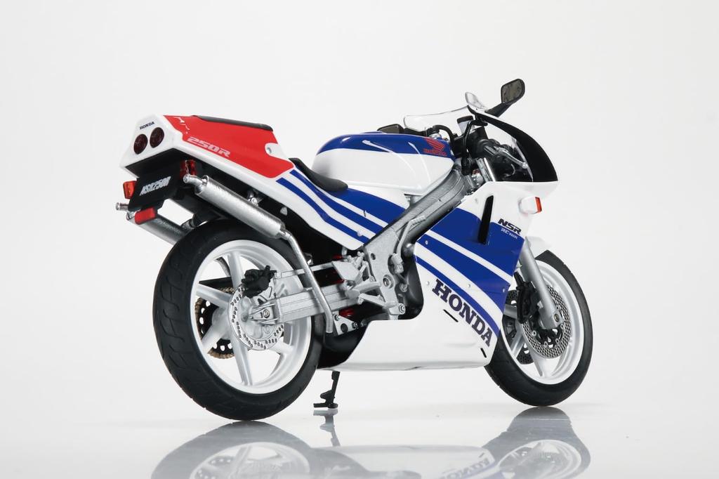 Aoshima Bunka Kyozai Maßstab Fertiges Motorrad Honda NSR250R Ross Weiß x Terra Blau 165mm Bemaltes Fertigprodukt GmbH. (AOSHIMA) 1/12 '89