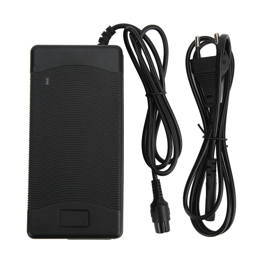 Chargeur de Scooter 10 pouces avec 3 trous pour KUGOO M4 M4PRO 54.6V 2A Chargeur à Tête Aviation 100‑240V Prise UE