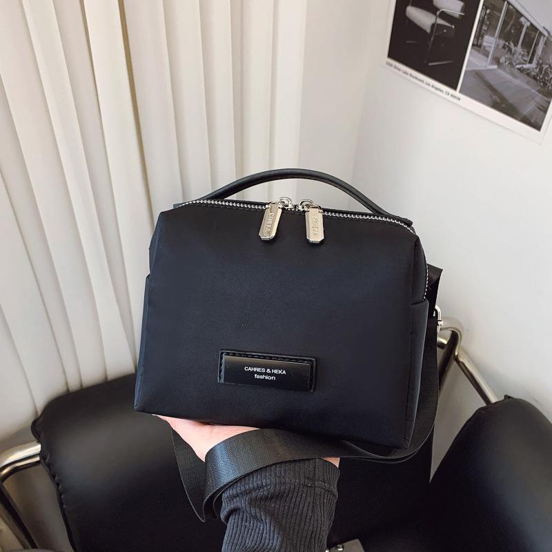 Small Bag Women's New Niche Lightweight Small Square Bag Fashionable Versatile Shoulder Messenger Bag