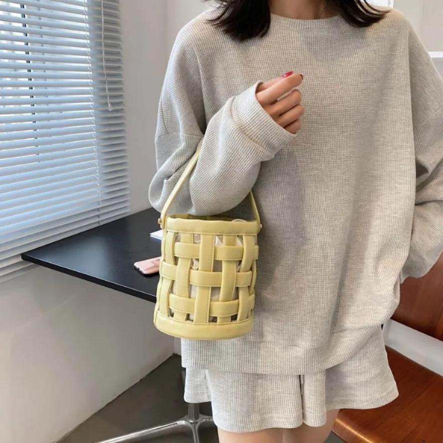 1 Pcs New Summer Design Bag Women's Texture Foreign Water Bucket Bag Woven Fashion Handbag Crossbody Bag Women Versatile Handbag