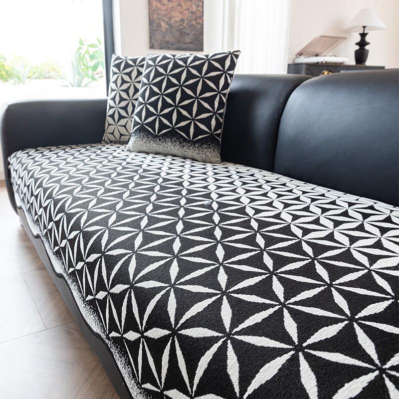 

Декор Нескользящий Чехол для Дивана Защитный Универсальный Неровный Диван Подушка Европейский Стиль Ретро Черный Белый Диван Чехол 90x70 1pc