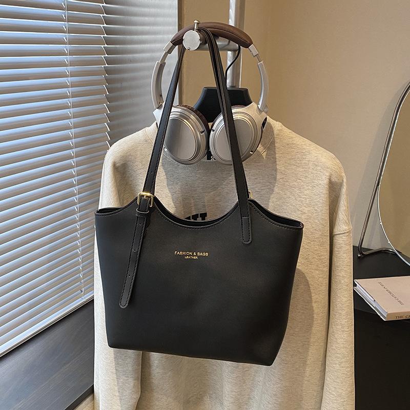 Retro Bag Women's Large-capacity New Autumn and Winter Versatile Simple Shoulder Bag Fashionable Commuter Tote Bag