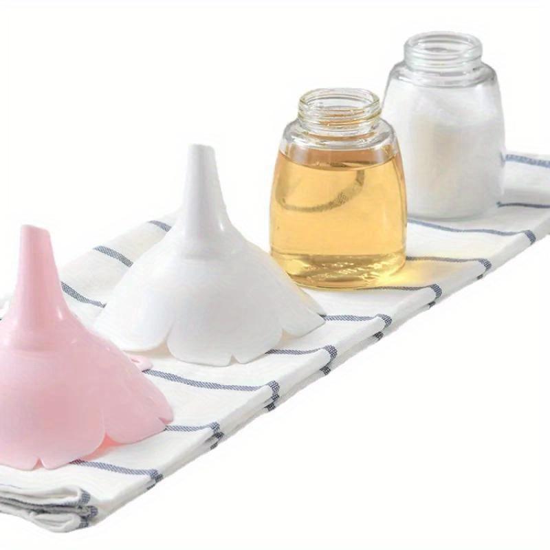 1pc Kitchen Cherry Blossom Style Funnels Home Olive Oil Condiments Liquid Powder Dispenser Kitchen Accessories Kitchen Tools