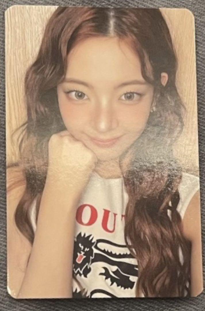 

[USED] itzy GOLD makestar China Shanghai Winner Limited Trading Card Rear
