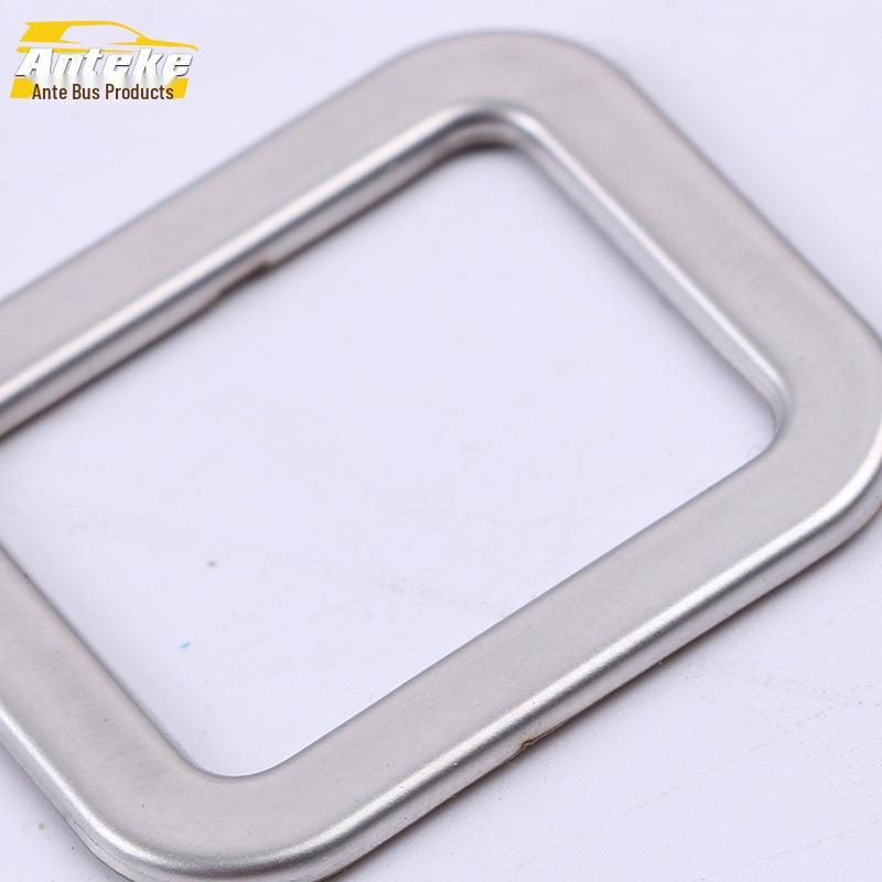 Dekorační samolepka na spínač kufru a tlačítko zadních dveří - Pasuje na 20 modelů