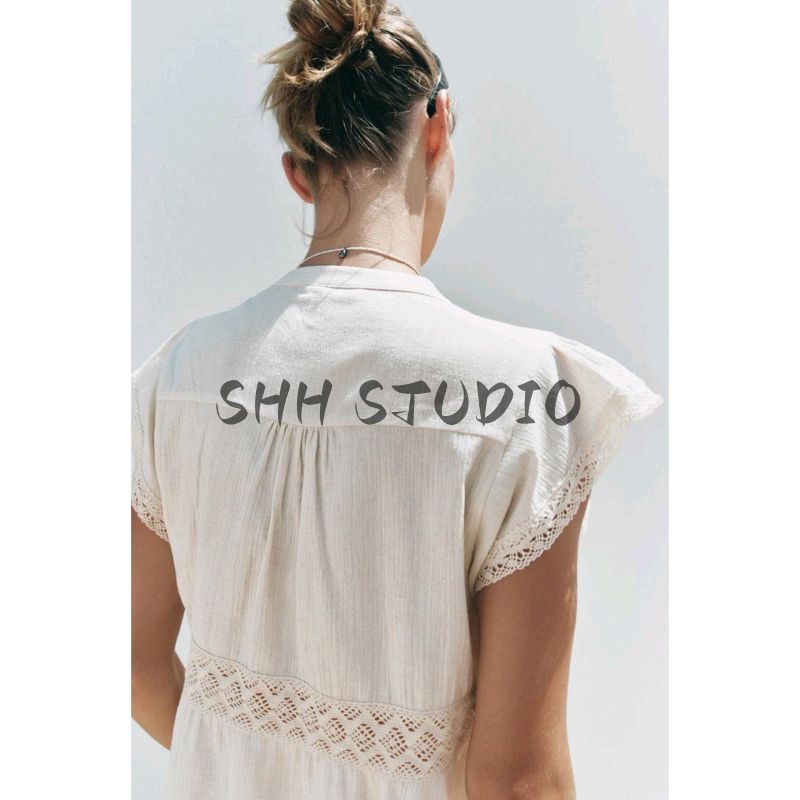 Summer Women's Clothing Single Row Multi-Buckle Round Neck Super Short Sleeve Straight Lace Crocheted Vacation Style Tops 3666107