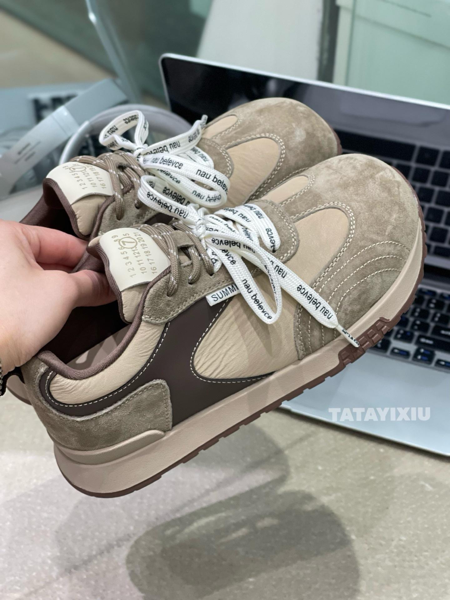 

Showing feet small German training shoes women s models 2025 autumn new versatile casual sports shoes heightening super fire comfortable little wh 35