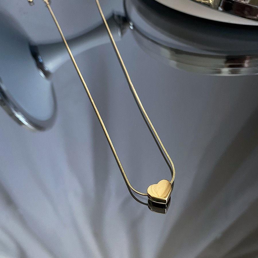 2026 Titanium Steel Heart Necklace: Light Luxury Cool Style Clavicle Chain for Women