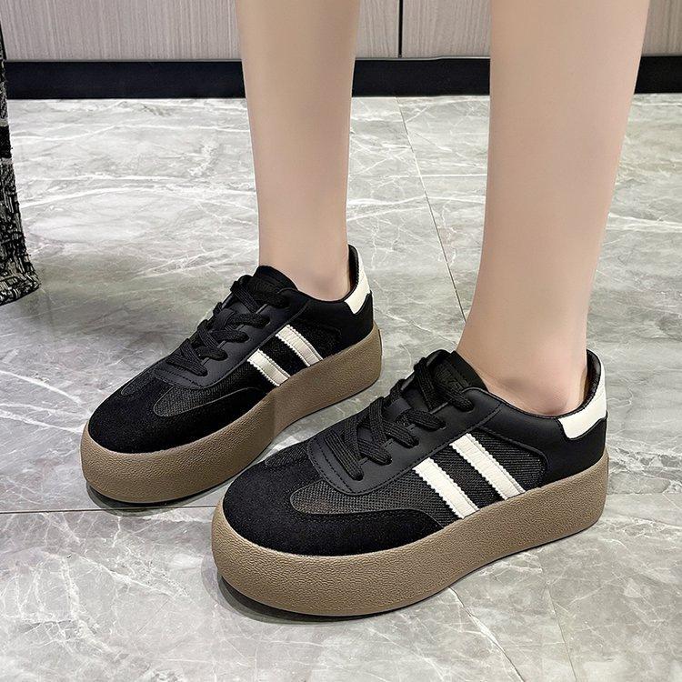 

Mesh German training shoes little white shoes women s 2025 new autumn mesh shoes breathable thin versatile platform retro board shoes 40 чорний