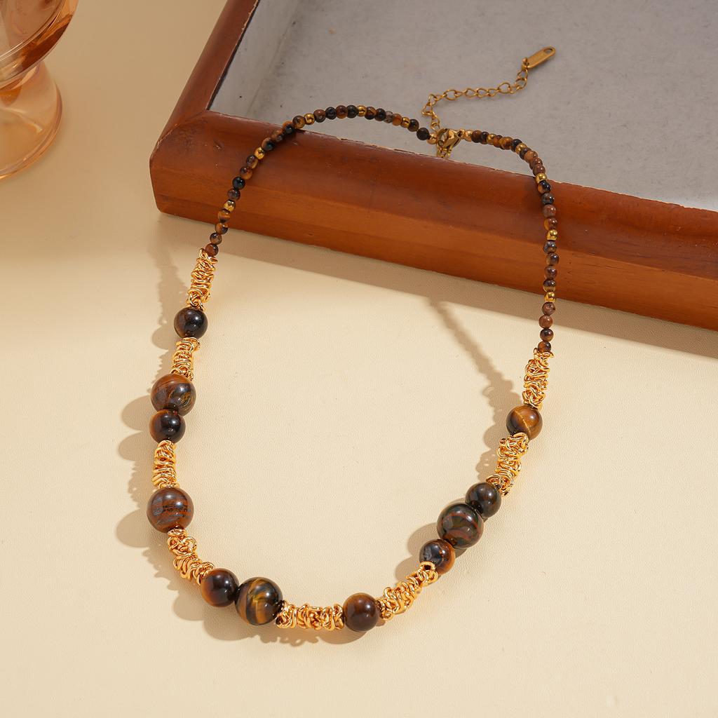 Tiger's eye stone beaded wound love clavicle sweater chain autumn and winter Maillard temperament necklace
