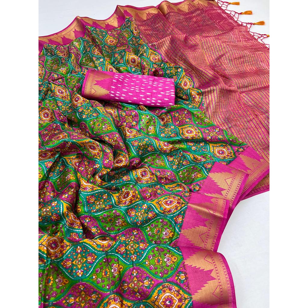 Lagdi Patta aus Tussar-Seide mit Kalkota-Patola-Druck (Handdruck) im vollen Sari mit ausgefallenen Quasten in Pallu mit Laufbluse