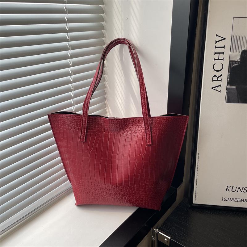 2025 Fashion Trend: Textured Autumn/Winter Women's Shoulder Tote Bag - Simple & Stylish Design