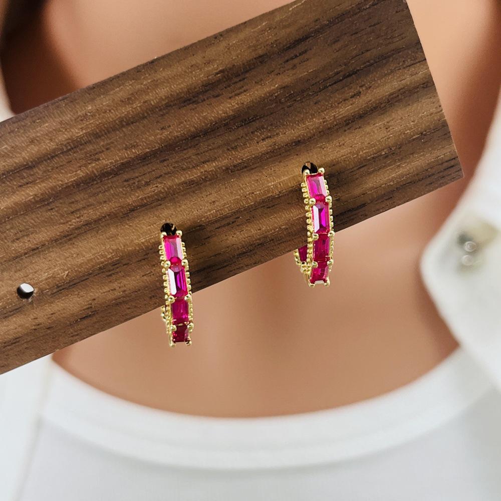 Eleganckie kolczyki koła z cyrkoniami: Pozłacany 18-karatowym złotem do noszenia na co dzień