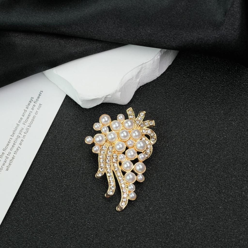 Korean Style Pearl Flower Brooch & Rhinestone Scarf Pin for Women