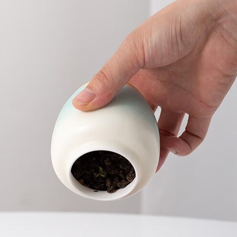 Borcan de depozitare din ceramică albă de jad cu grăsime de oaie, minimalist