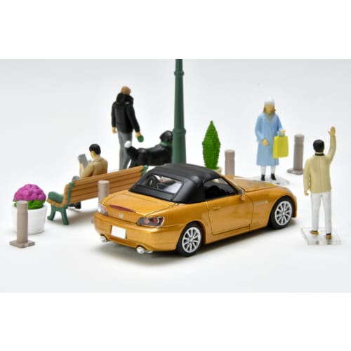 TOMYTEC DioColle 64 #CarSnap 22a Urban Street Corner 2 ABS Resin/PVC Figure and Accessories (Painted, Partially Assembled) + Die-Cast Miniature Car Se