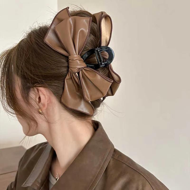 Vintage PU Bow Hair Claw Clips for Women Elegant Bowknot Hairpins Barrettes Hair Accessories Large Size Ponytail Hair Clips Crab