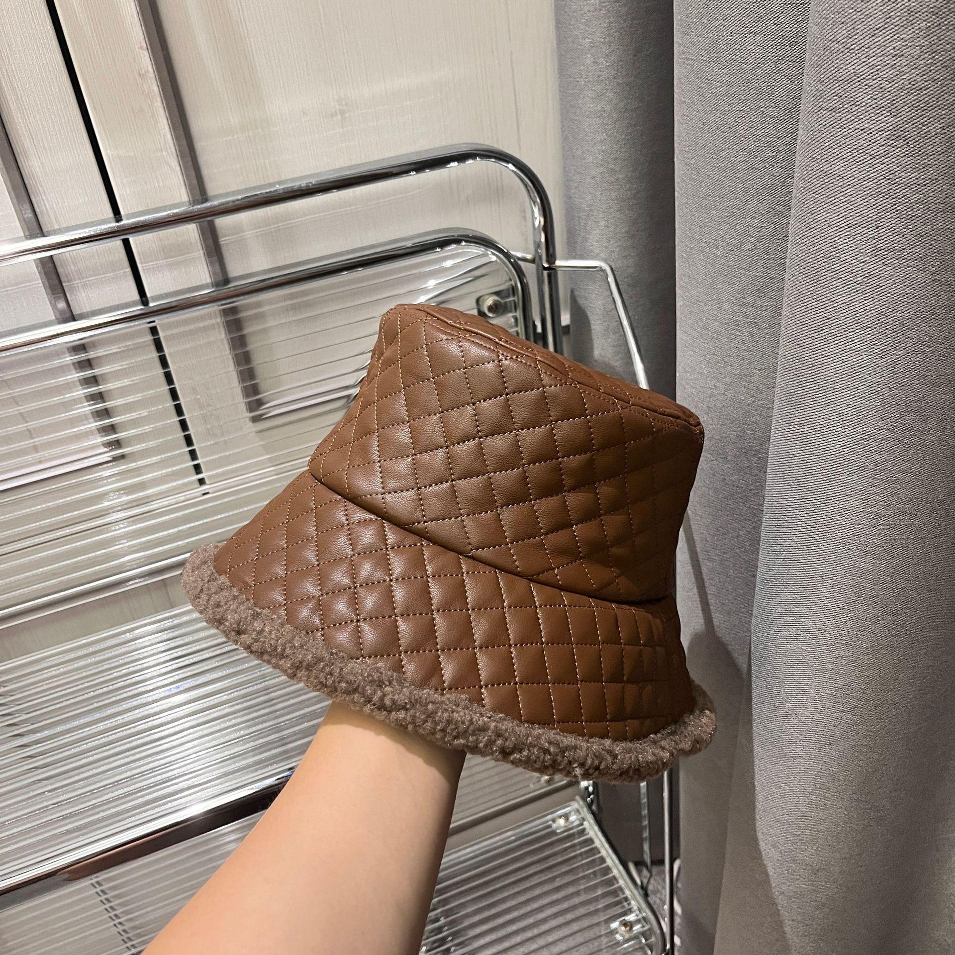 

New lamb wool splicing fisherman s hat children s autumn and winter face small versatile temperament warm wide hat M（56-58cm）