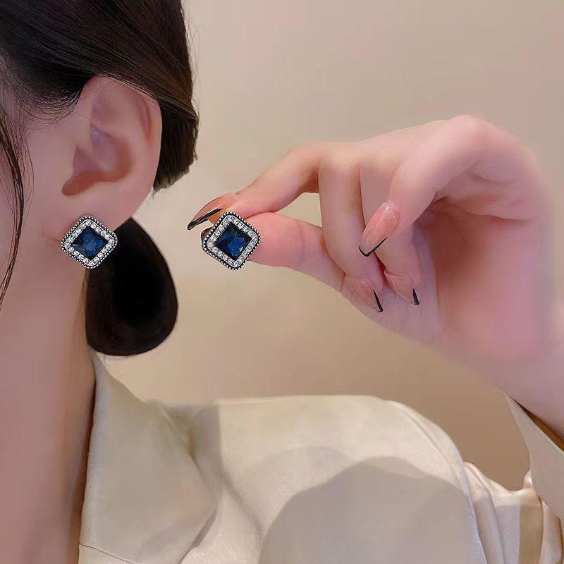 

Корейская мода Синие хрустальные серьги-квадраты с бриллиантами – Элегантные и трендовые для женщин