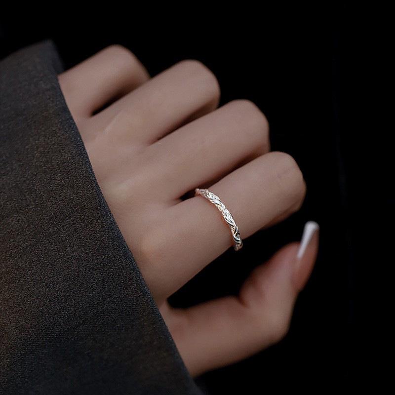 Bague Ouverte en Or Exquis: Style Japonais & Coréen, Alliance Fine Incrustée de Diamants, Empilable & Élégant Bijou de Doigt